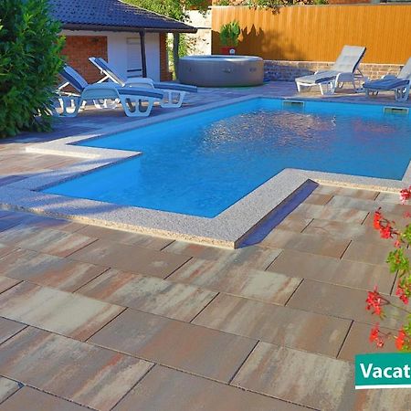 Vacation Home Alan 2 Kulen Vakuf Exterior foto