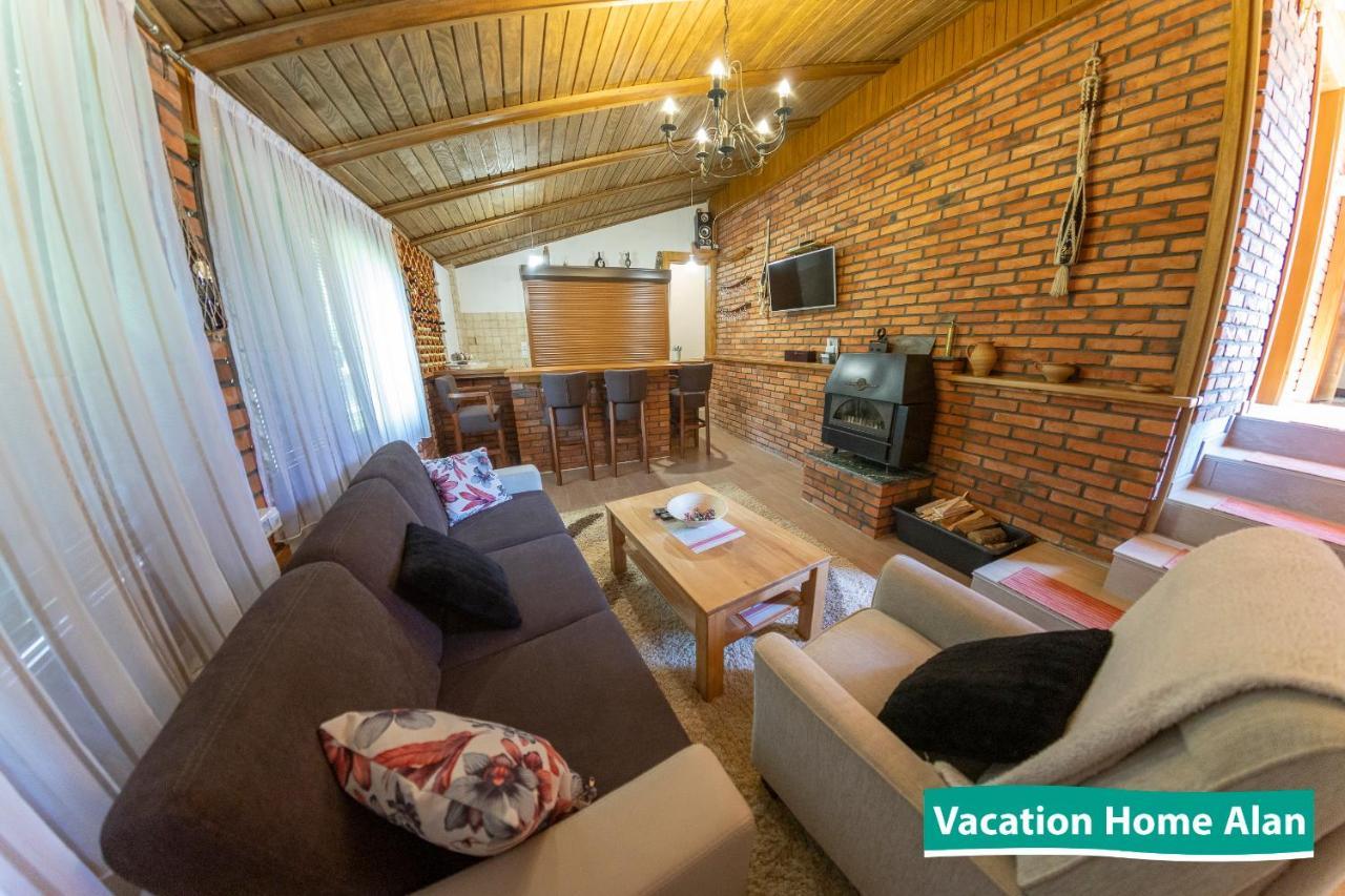 Vacation Home Alan 2 Kulen Vakuf Exterior foto