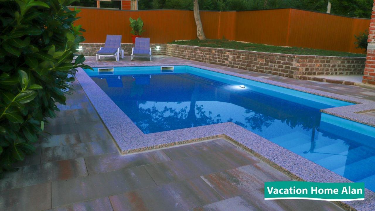 Vacation Home Alan 2 Kulen Vakuf Exterior foto