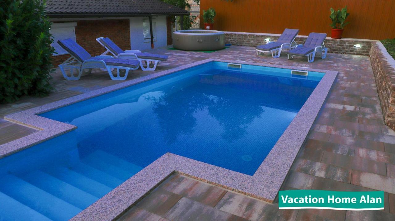 Vacation Home Alan 2 Kulen Vakuf Exterior foto